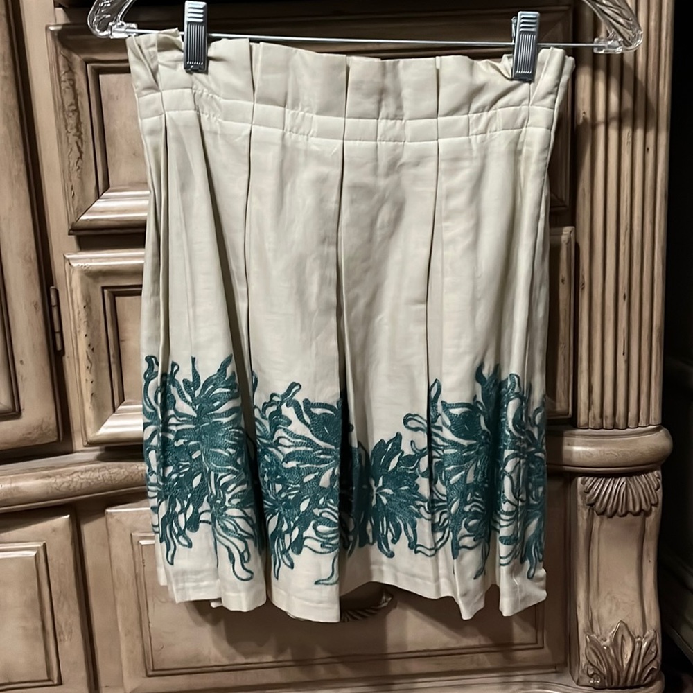 Beige with blue floral design skirt (BCBGeneration)